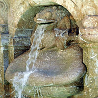 frog statue